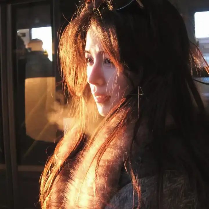 女生联谊会的美女粘球封面